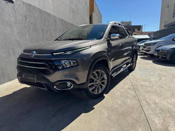 FIAT TORO 2.0 16V TURBO DIESEL RANCH 4WD AT9 FIAT TORO 2.0 16V TURBO DIESEL RANCH 4WD AT9